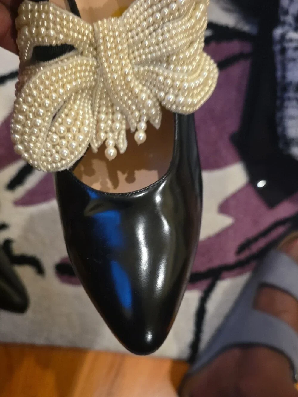 Gucci Black Leather Stiletto Pumps with Pearl Knot Accent
